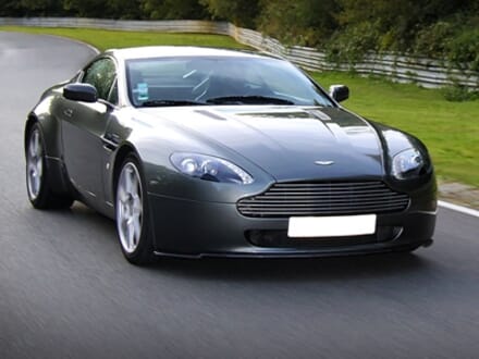 Aston Martin Vantage 2
