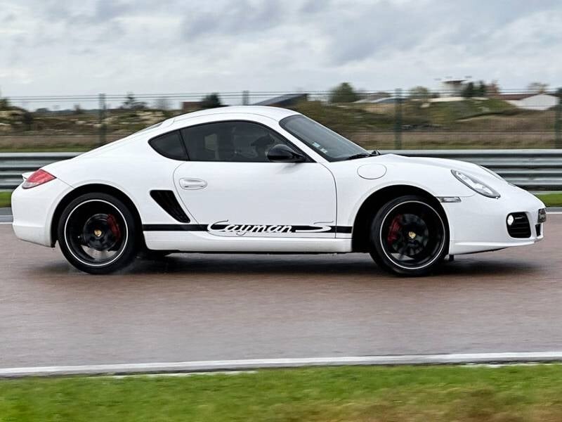 découverte des sensations du drift en porsche cayman s à la ferté-gaucher