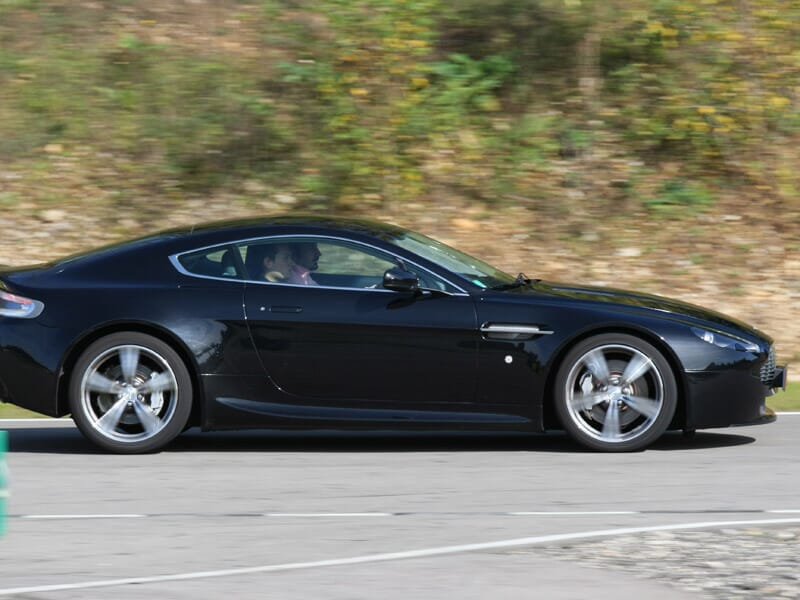 Stage de pilotage Aston Martin V8 Vantage - Circuit de Luc
