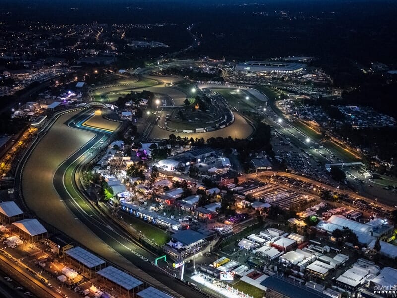 Baptême de l'Air en Hélicoptère - Survol du Circuit des 24 h du Mans