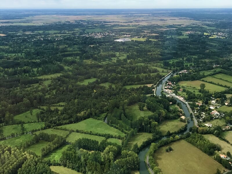 Baptême de l'Air en Hélicoptère à Niort - Survol du Marais Poitevin