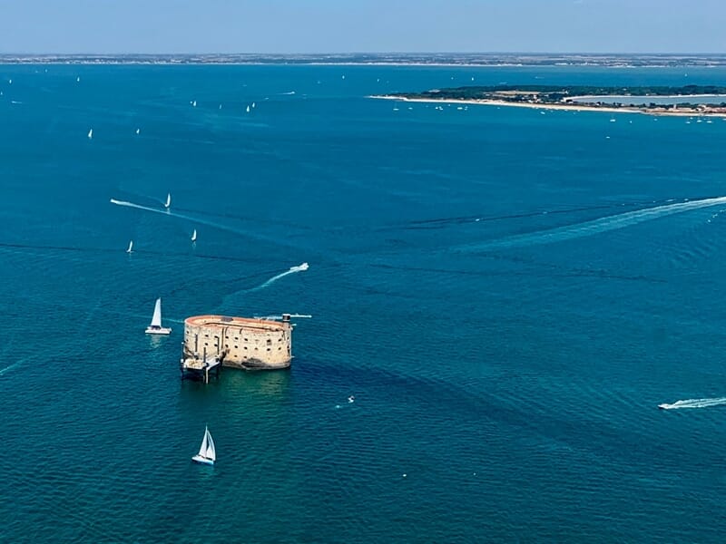 gsdSeo.titreBaptême de l'Air en Hélicoptère - La Rochelle, l'Île de Ré et Fort Boyard
