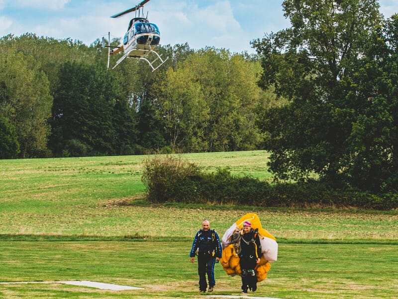 Saut en Parachute depuis un Hélicoptère près de Tours