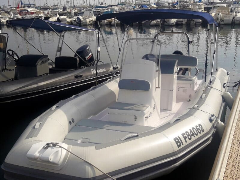 Location de Bateau à Santa-Maria-Poggio en Corse