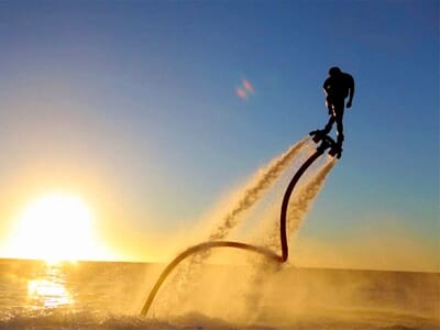 Flyboard près de Toulon - Plage de l'Ayguade à Hyères 