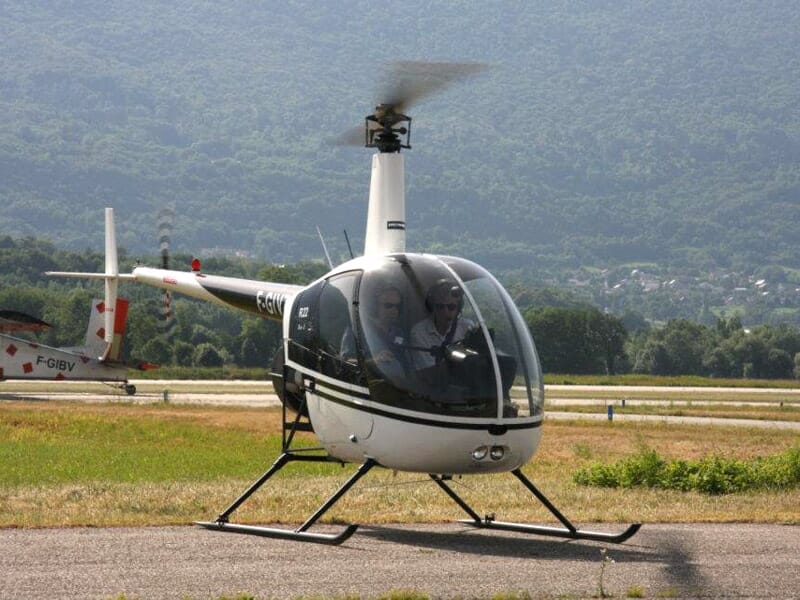 Baptême de l'Air en Hélicoptère près de Chambéry - Aéroport Chambéry Savoie Mont Blanc