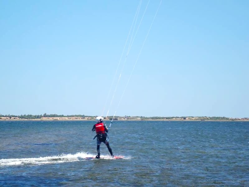 kitesurfer sur l'Etang de Port Leucate