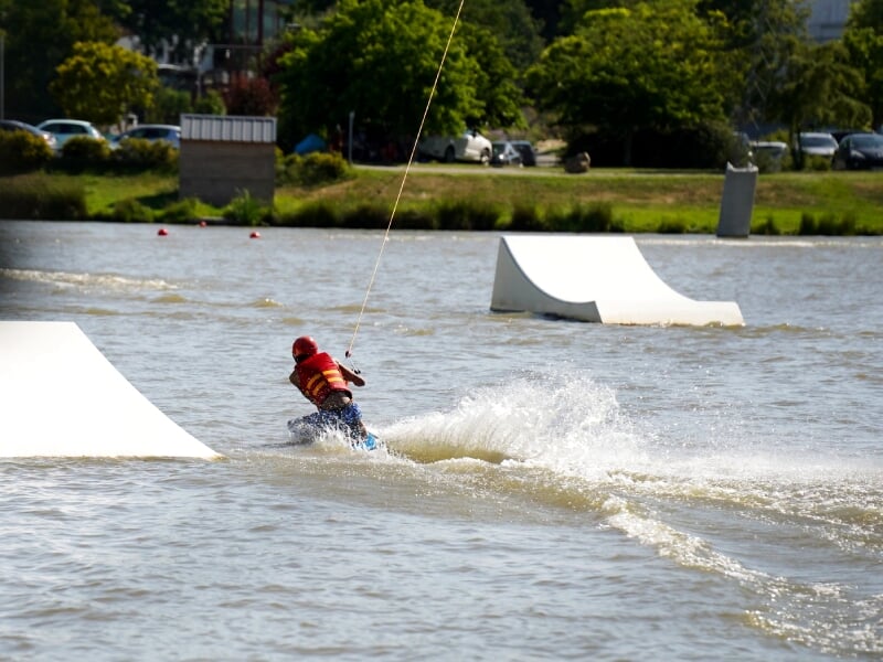 glisse tractée sur le lac de saint-viaud