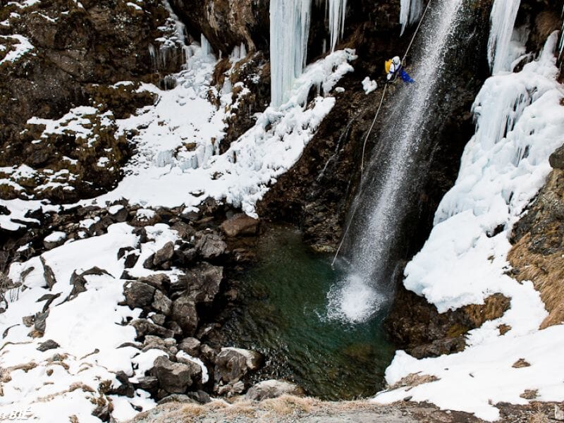 Ice Canyoning dans les Pyrénées-Atlantiques - Vallée d'Ossau