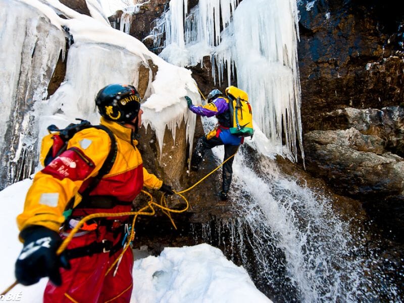 Ice Canyoning dans les Pyrénées-Atlantiques - Vallée d'Ossau