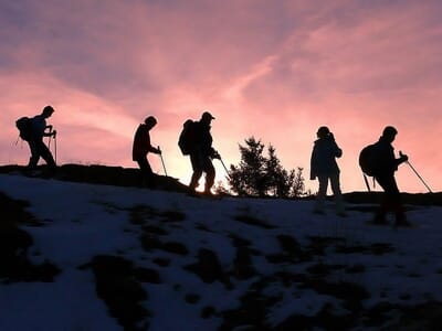 Balade en Raquettes à Neige en Ariège - L'aura solaire sur un sommet
