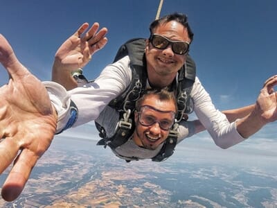 Saut en Parachute en Tandem près de Bourges