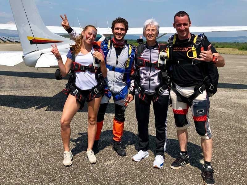 Saut en Parachute en Tandem à Aubenas en Ardèche