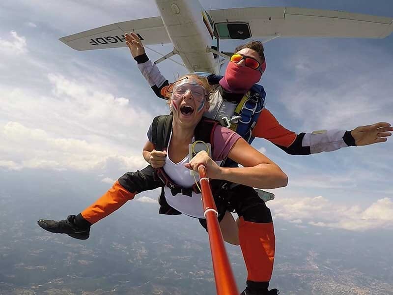 Saut en Parachute en Tandem près d'Orange