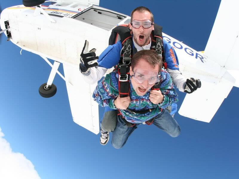 Saut en Parachute en Tandem à Aubenas en Ardèche