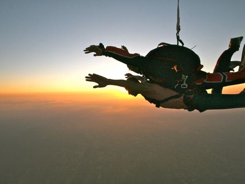 Saut en Parachute en Tandem à Aubenas