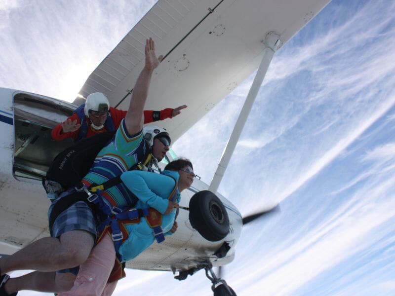 Saut en Parachute en Tandem à Amiens