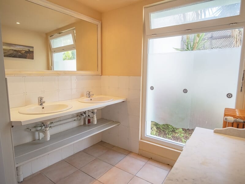 salle de bain de la maison pour 4 personnes au camp Beaurivage