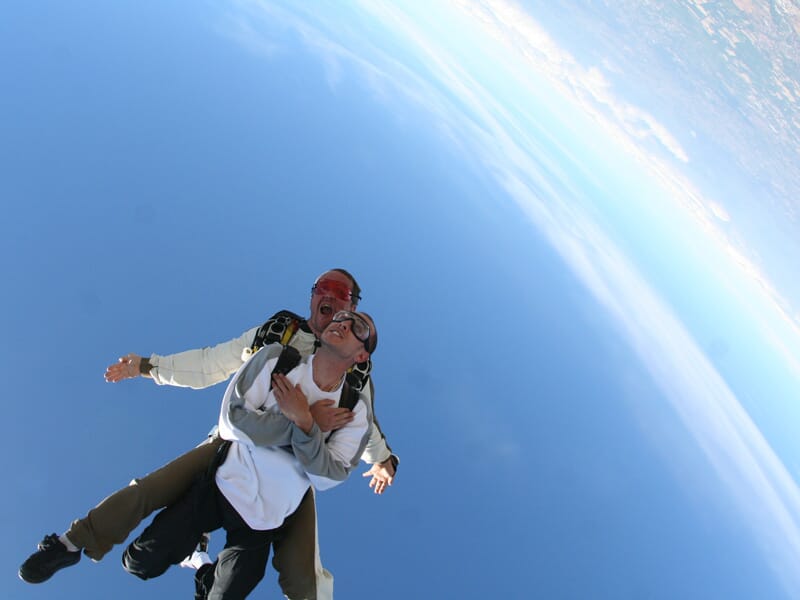 Saut en Parachute en Tandem à Nîmes