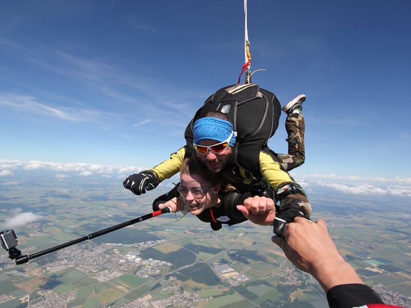 Saut en Parachute en Tandem à Dijon