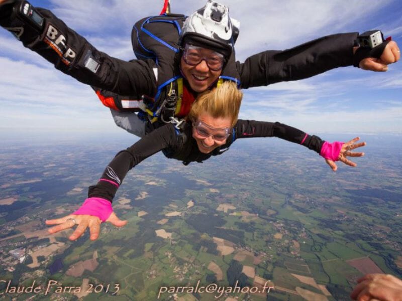 Saut en Parachute en Tandem à Dijon