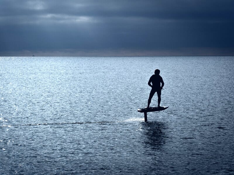 Surf Électrique à La Rochelle - E-foil à la Pointe des Minimes