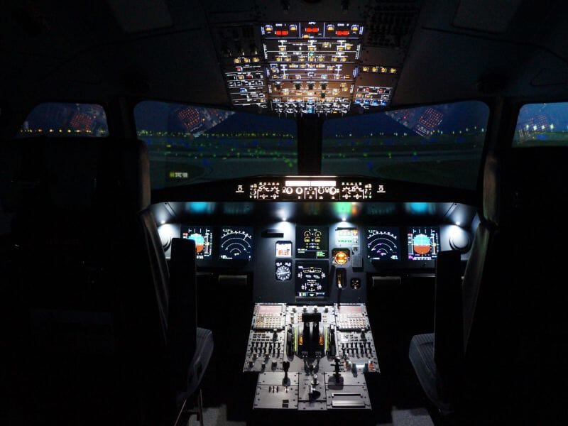 Initiation au pilotage Airbus sur simulateur à Roissy - Paris