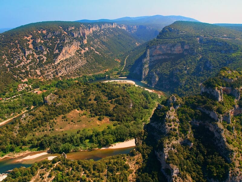 Baptême de l'air en Hélicoptère à l'aérodrome d'Aubenas Ardèche méridionale