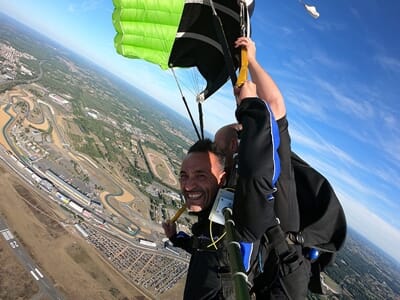 Saut en Parachute en Tandem au Mans - Aéroport Le Mans Arnage