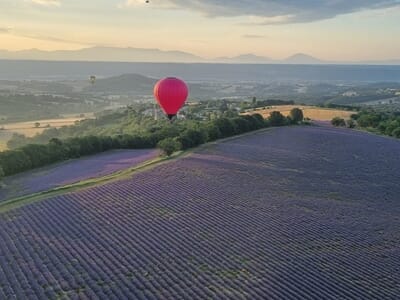 coffret cadeau 100% Vol en Montgolfière Vol en Montgolfière près de Bourg-en-Bresse - Survol de la Dombes et ses 1000 Étangs