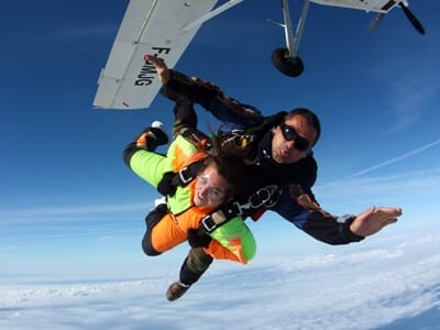 Saut en Parachute en Tandem près de Saint-Malo