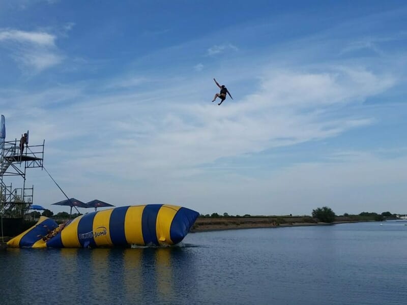 Blob Jump au Cap d'Agde - Sensations dans les airs et dans l'eau