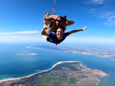 Saut en Parachute en Tandem près de Royan