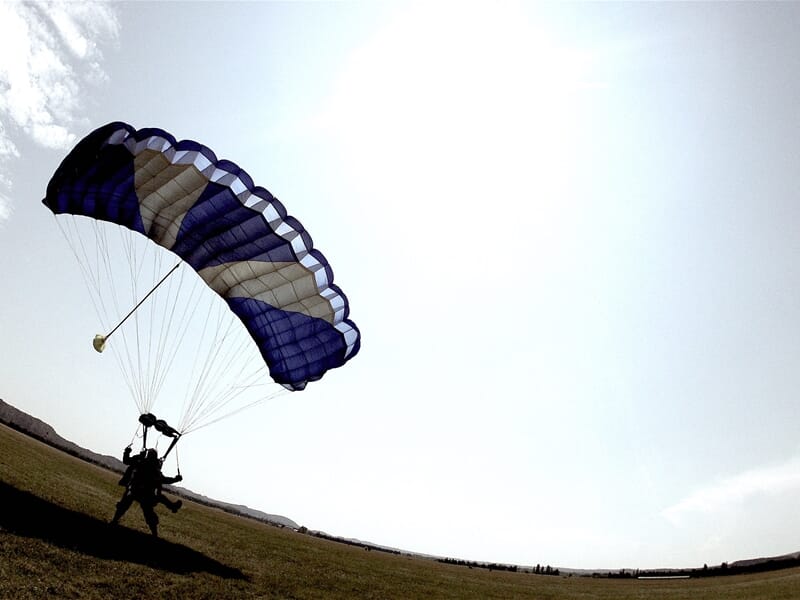 Saut en Parachute en Tandem près d'Avignon - Pujaut