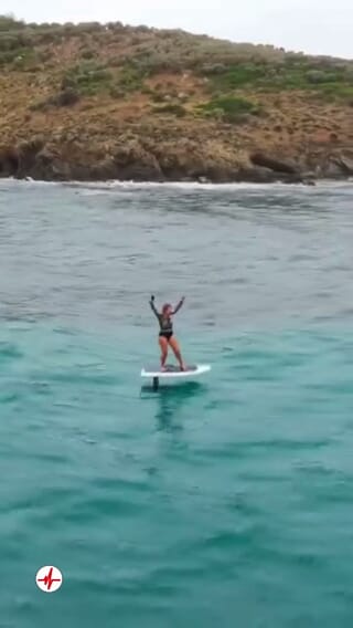 Surf Électrique près de Saint-Tropez - E-foil à Cogolin Plage