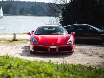 Balade en Voiture de Luxe à la découverte du Circuit des 24 Heures du Mans