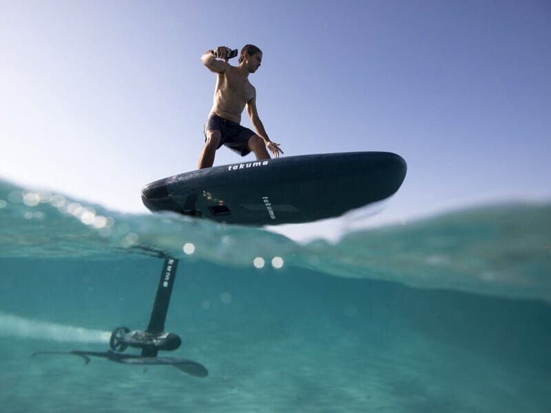 Surf électrique, E-foil et Jetboard à Hyères - Presqu'île de Giens