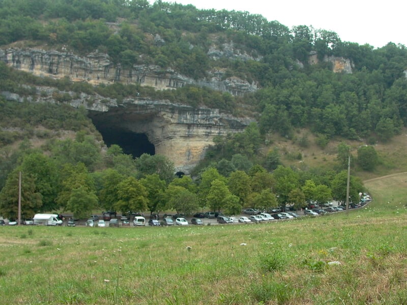Le parking du centre de saut à l'élastique de la grotte du Mas d'Azil