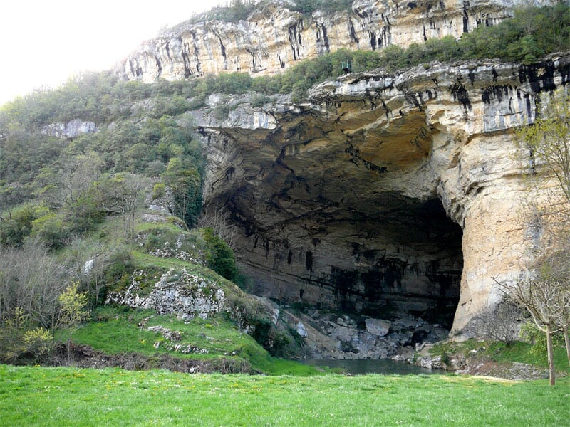 La grotte du Mas d'Azil, un spot de saut à l'élastique situé à 1h30 de Toulouse, en plein coeur de l'Ariège