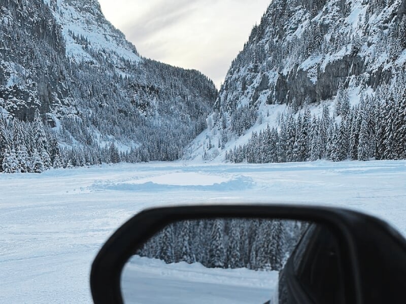 vue sur le circuit glace de flaine et les montagnes environnantes
