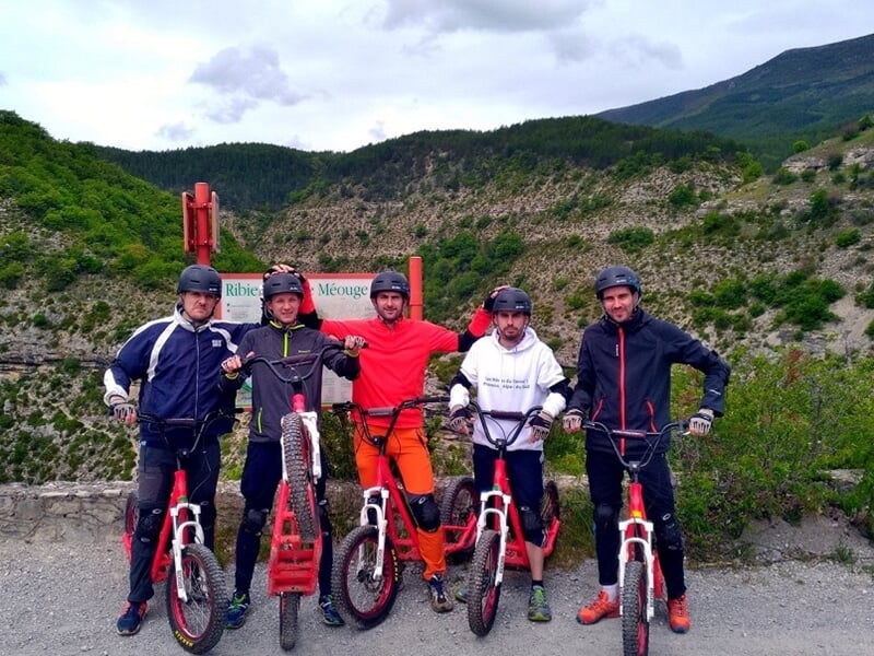 descente en trottinette tout-terrain dans les Baronnies provençales