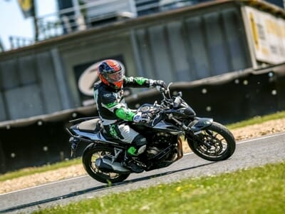 coffret cadeau 100% Moto Premium Stage de Pilotage Moto au Circuit de Clastres