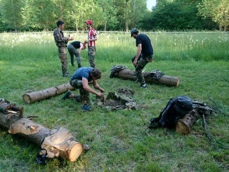 Allumage du feu de camp