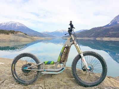 Balade en Trottinette Electrique Tout-Terrain - Vue sur les Calanques de Marseille