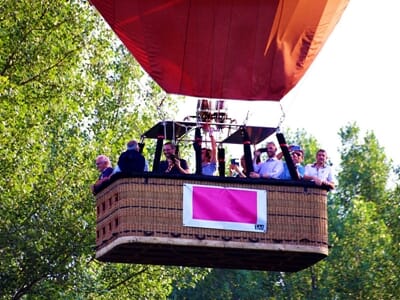 coffret cadeau 100% Vol en Montgolfière Vol en Montgolfière près de Château-d’Œx en Suisse - Gruyères