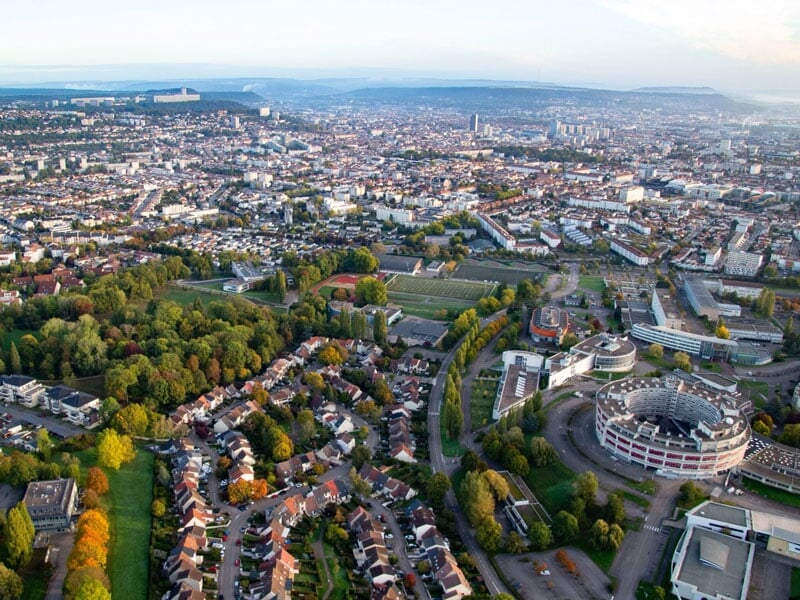 la ville de Nancy vue d'une nacelle de montgolfière