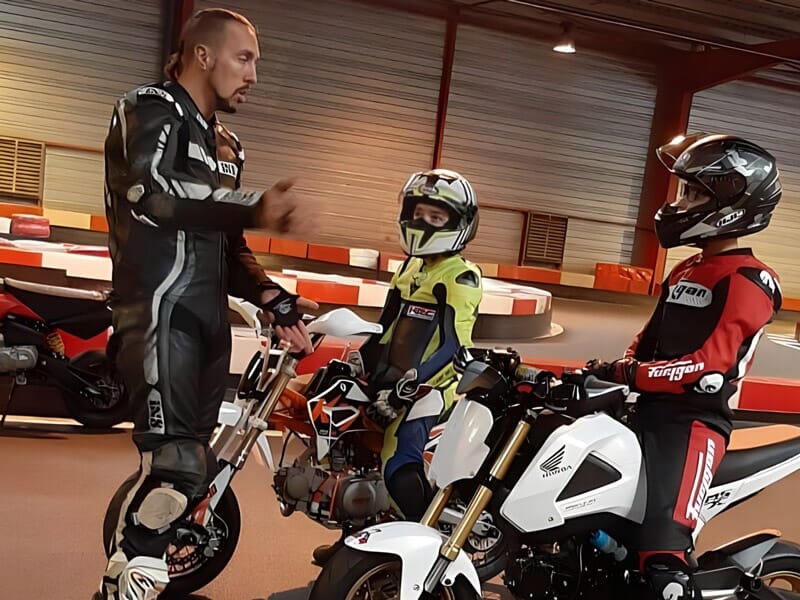 Stage de Pilotage Moto Enfant près d'Orléans - Circuit Indoor de Saran