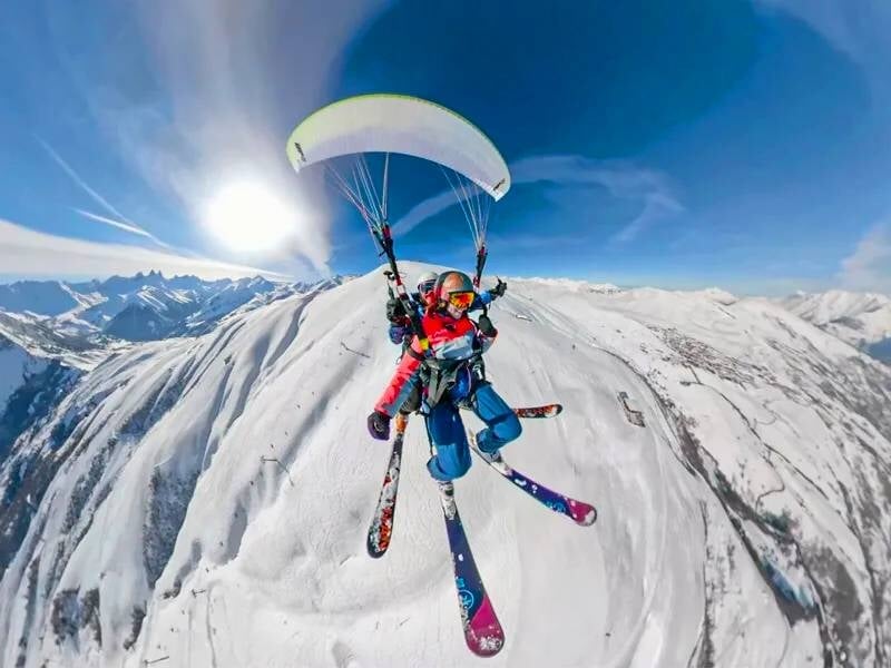 décollage à skis en parapente à courchevel