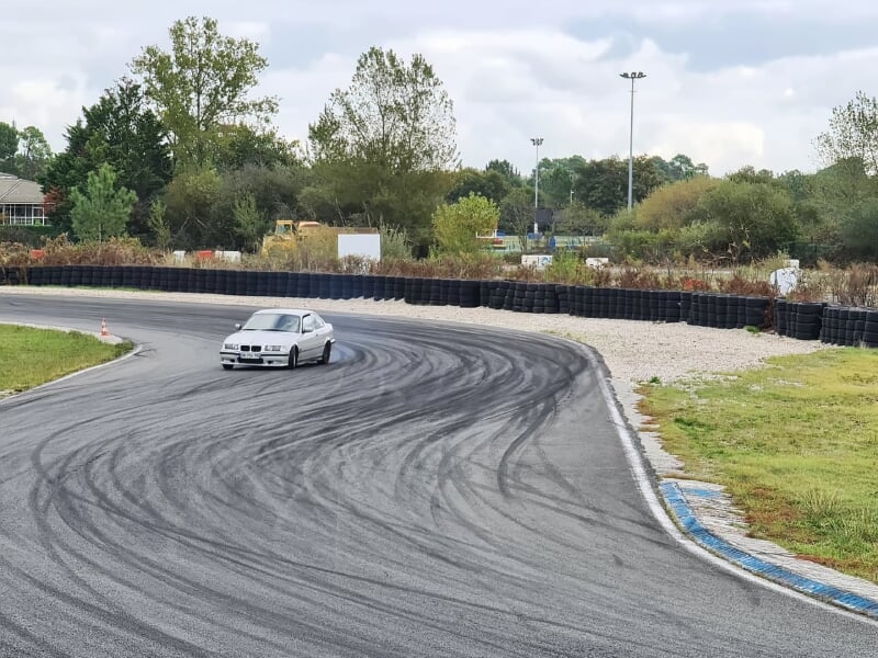 baptême de drift sur circuit en bmw 325 ci e46