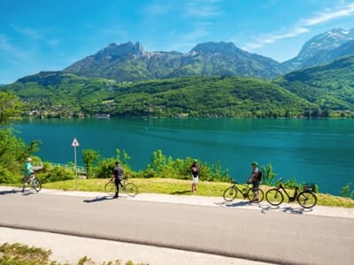 Location de Vélo à Assistance Électrique près du Lac d'Annecy